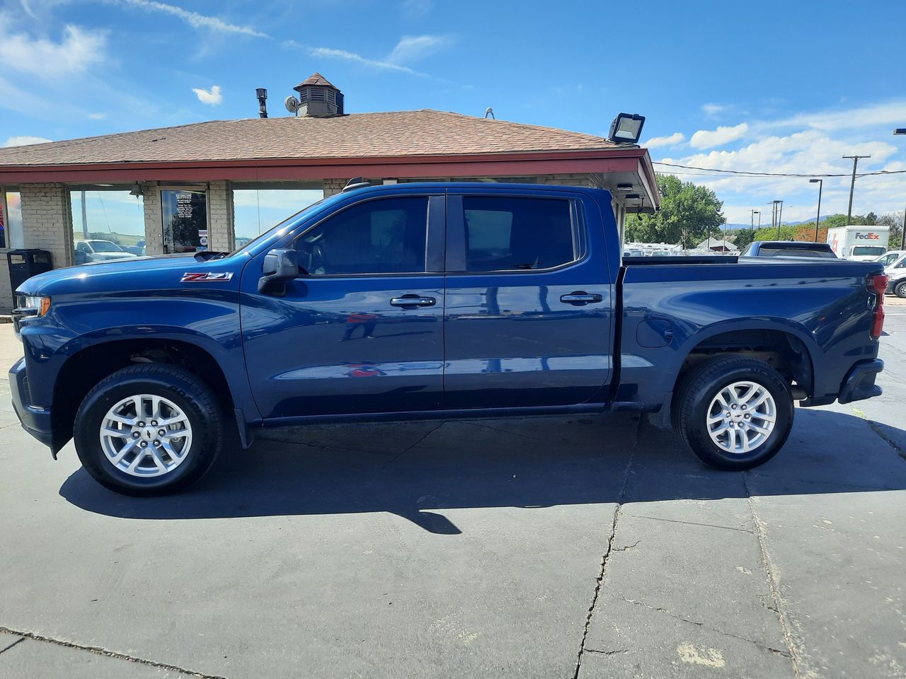 chevrolet silverado 1500 limited 2022 3GCUYEEL5NG208405 image chevrolet silverado 1500 limited 2022 3GCUYEEL5NG208405 image